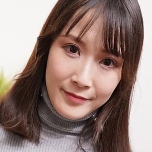 山岸あやな